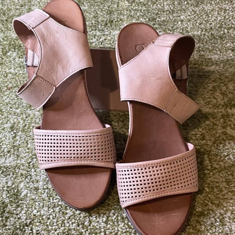 Bueno Ida Wedge Sandal